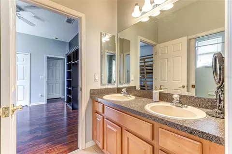 Bath - 918 Algare Loop, Windermere, FL 34786 photo 2 of 8