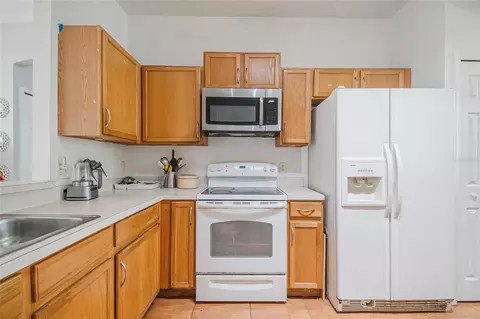 Kitchen - 2782 Andes Way, Saint Cloud, FL 34769 photo 4 of 5