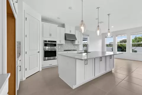 Kitchen - 957 Ladyfish Trl, Saint Cloud, FL 34771 photo 3 of 4