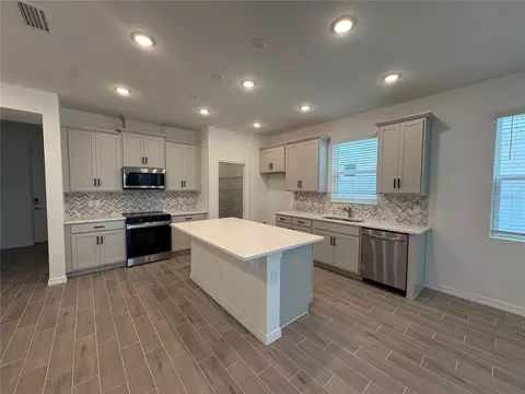 Kitchen - 1876 Columbus Path, Saint Cloud, FL 34771 photo 1 of 5