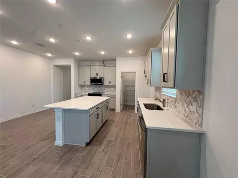 Kitchen - 1876 Columbus Path, Saint Cloud, FL 34771 photo 3 of 5