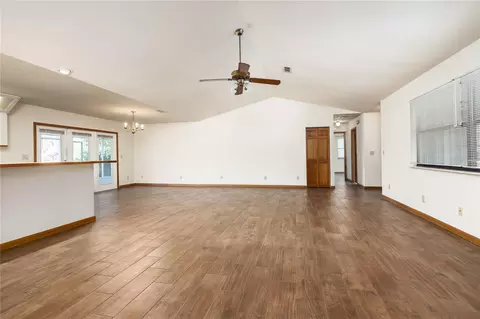 Living - 15181 NE 9th St, Williston, FL 32696 photo 4 of 7