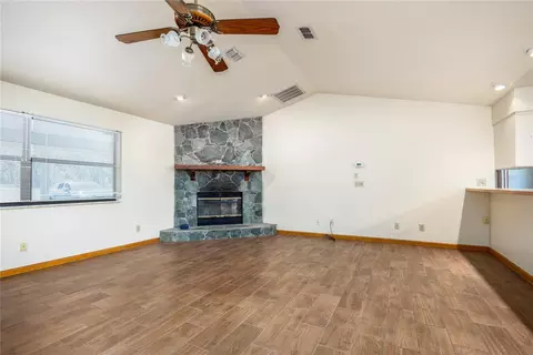 Living - 15181 NE 9th St, Williston, FL 32696 photo 2 of 7
