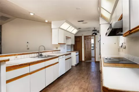 Kitchen - 15181 NE 9th St, Williston, FL 32696 photo 3 of 5