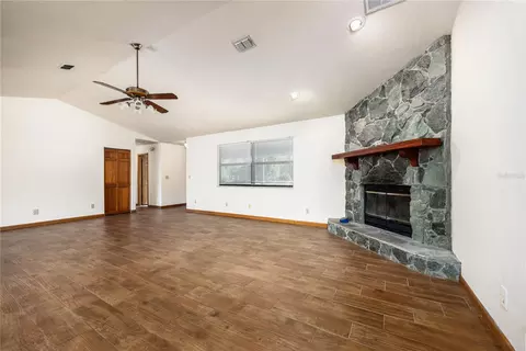Living - 15181 NE 9th St, Williston, FL 32696 photo 3 of 7