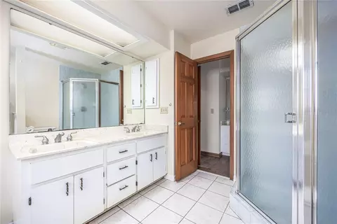 Bath - 15181 NE 9th St, Williston, FL 32696 photo 4 of 6