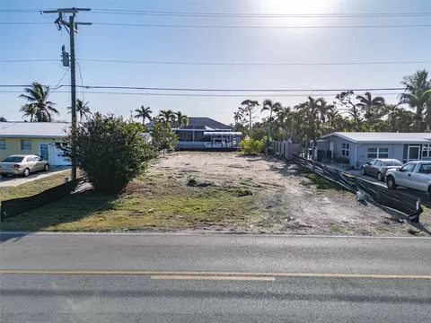 3314 York Rd, Saint James City, FL 33956