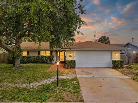 2661 Applewood Dr, Titusville, FL 32780