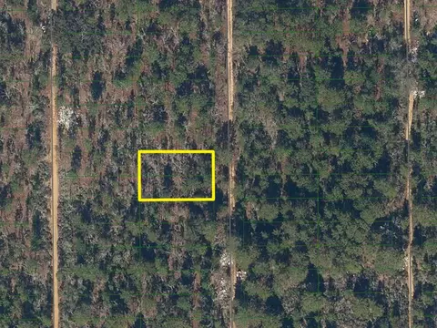 227 Maple St, Interlachen, FL 32148