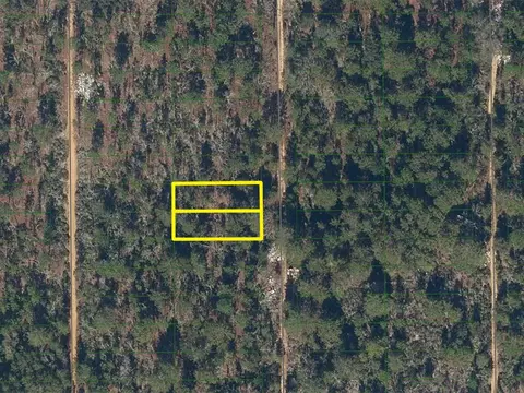 225 Maple St, Interlachen, FL 32148
