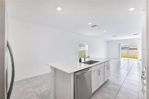 Kitchen - 961 Harold Pass, Winter Haven, FL 33884 photo 1 of 2