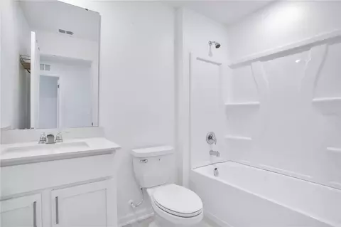 Bath - 961 Harold Pass, Winter Haven, FL 33884 photo 1 of 2