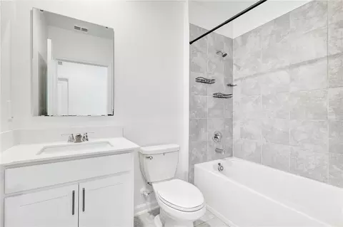 Bath - 961 Harold Pass, Winter Haven, FL 33884 photo 1 of 2