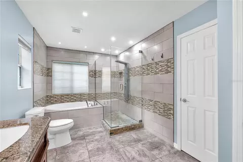 Bath - 10638 Dawns Light Dr, Riverview, FL 33578 photo 3 of 4