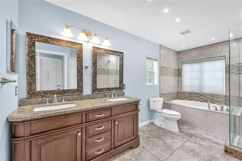 Bath - 10638 Dawns Light Dr, Riverview, FL 33578 photo 2 of 4