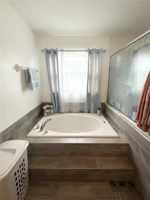Bath - 4202 Cracker Ct, Saint Cloud, FL 34772 photo 3 of 4