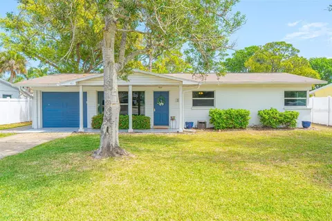 517 S Peninsula Ave, New Smyrna Beach, FL 32169
