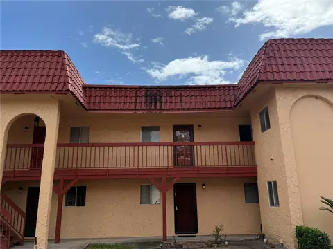 2800 N Powers Dr #9, Orlando, FL 32818