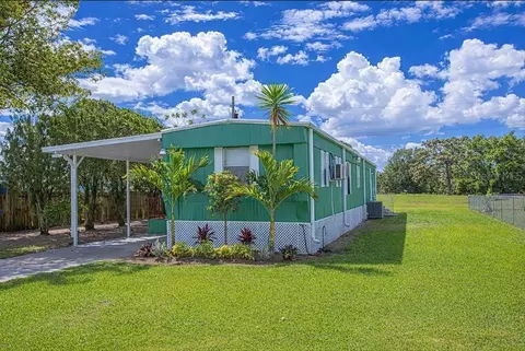 2009 Pine St, Saint Cloud, FL 34769 photo 12