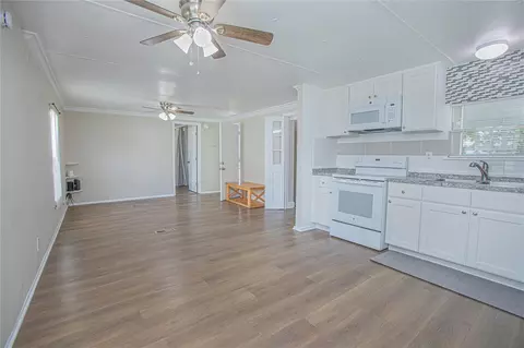 2009 Pine St, Saint Cloud, FL 34769 photo 4