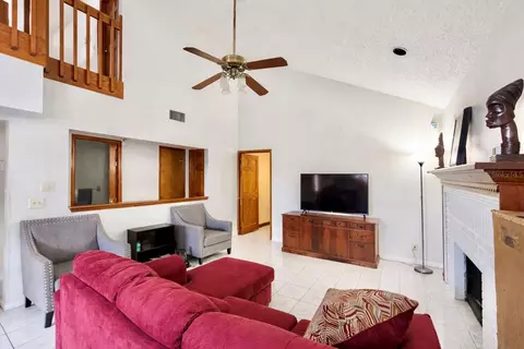 Living - 2627 Coventry Ln, Ocoee, FL 34761 photo 2 of 3