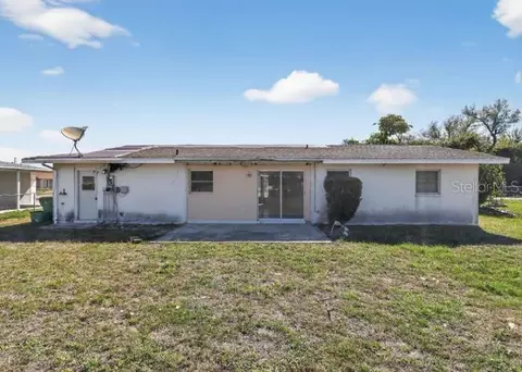 462 Ridgewood St NW, Port Charlotte, FL 33952