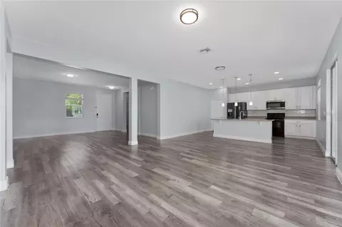 Living - 12845 Sawgrass Pine Cir, Orlando, FL 32824 photo 3 of 4