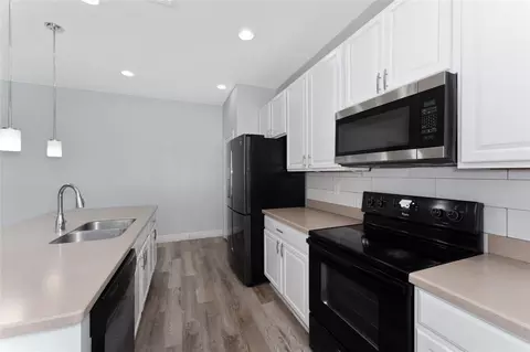 Kitchen - 12845 Sawgrass Pine Cir, Orlando, FL 32824 photo 1 of 2