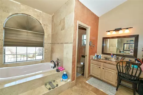Bath - 103 Olympus Dr, Ocoee, FL 34761 photo 3 of 3