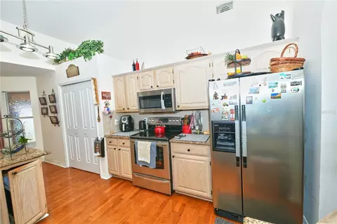 Kitchen - 103 Olympus Dr, Ocoee, FL 34761 photo 4 of 6