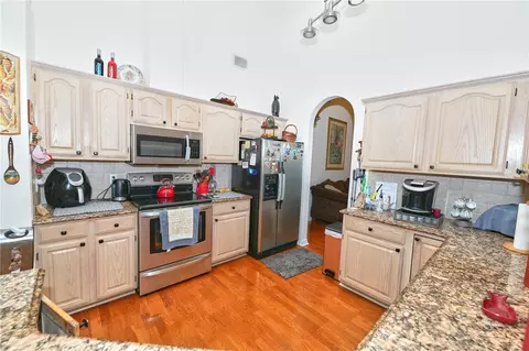 Kitchen - 103 Olympus Dr, Ocoee, FL 34761 photo 5 of 6