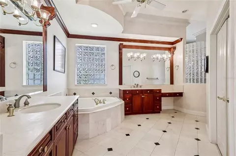 Bath - 2068 Roberts Point Dr, Windermere, FL 34786 photo 1 of 6