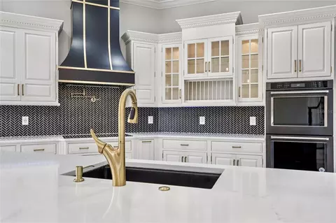Kitchen - 2068 Roberts Point Dr, Windermere, FL 34786 photo 6 of 6