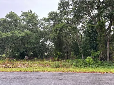 7 Fisher Way Dr, Ocklawaha, FL 32179