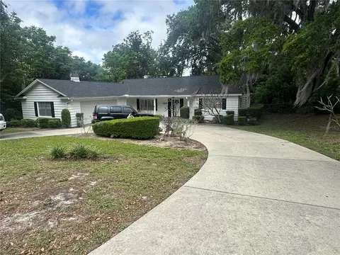 1825 Normandy Dr, Mount Dora, FL 32757