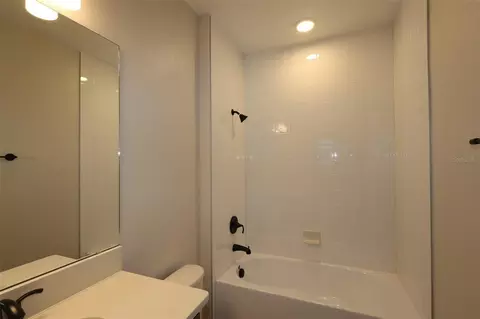 Bath - 1314 Hyde St, Saint Cloud, FL 34771 photo 1 of 4