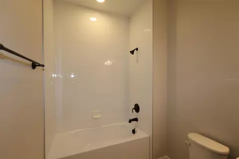 Bath - 1314 Hyde St, Saint Cloud, FL 34771 photo 4 of 4