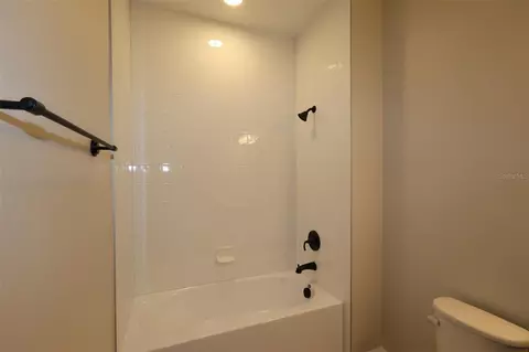 Bath - 1314 Hyde St, Saint Cloud, FL 34771 photo 4 of 4