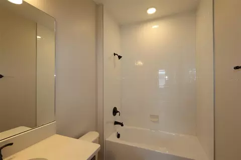 Bath - 1314 Hyde St, Saint Cloud, FL 34771 photo 1 of 4