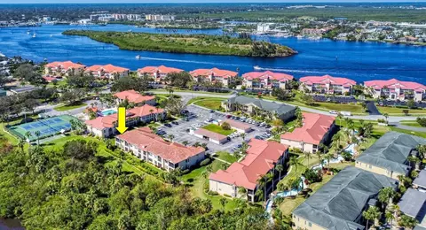 402 Bouchelle Dr #206, New Smyrna Beach, FL 32169