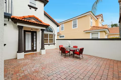 Exterior - 910 Lascala Dr, Windermere, FL 34786 photo 5 of 9