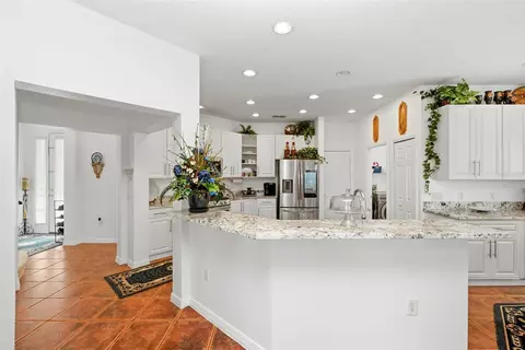 Kitchen - 910 Lascala Dr, Windermere, FL 34786 photo 1 of 6