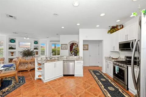 Kitchen - 910 Lascala Dr, Windermere, FL 34786 photo 6 of 6