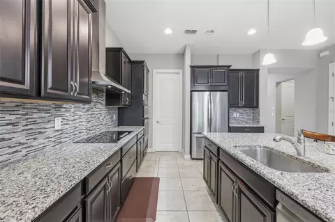 Kitchen - 10431 Alcon Blue Dr, Riverview, FL 33578 photo 3 of 4