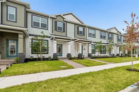 Exterior - 1402 Mount Royal Dr, Saint Cloud, FL 34771 photo 1 of 7