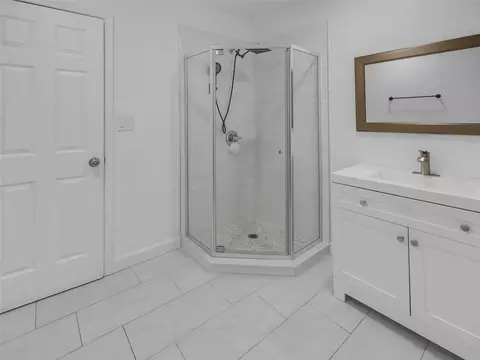 Bath - 2600 Euston Rd, Winter Park, FL 32789 photo 5 of 5