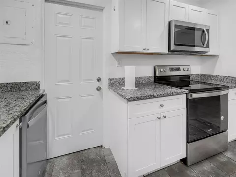 Kitchen - 2600 Euston Rd, Winter Park, FL 32789 photo 2 of 3