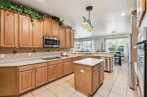 Kitchen - 3304 Beazer Dr, Ocoee, FL 34761 photo 3 of 3