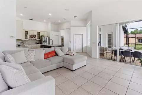 Living - 4529 Caesar Ave, Orlando, FL 32833 photo 2 of 3