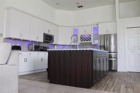 Kitchen - 4529 Caesar Ave, Orlando, FL 32833 photo 6 of 8